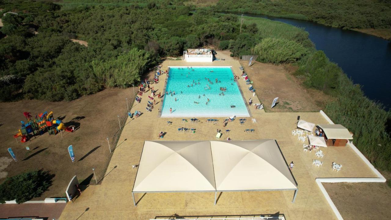 バデージ Baia Delle Mimoseアパートホテル エクステリア 写真